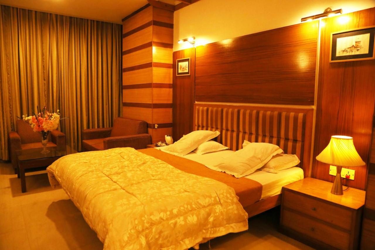 Hotel H26 Chandīgarh Exterior foto